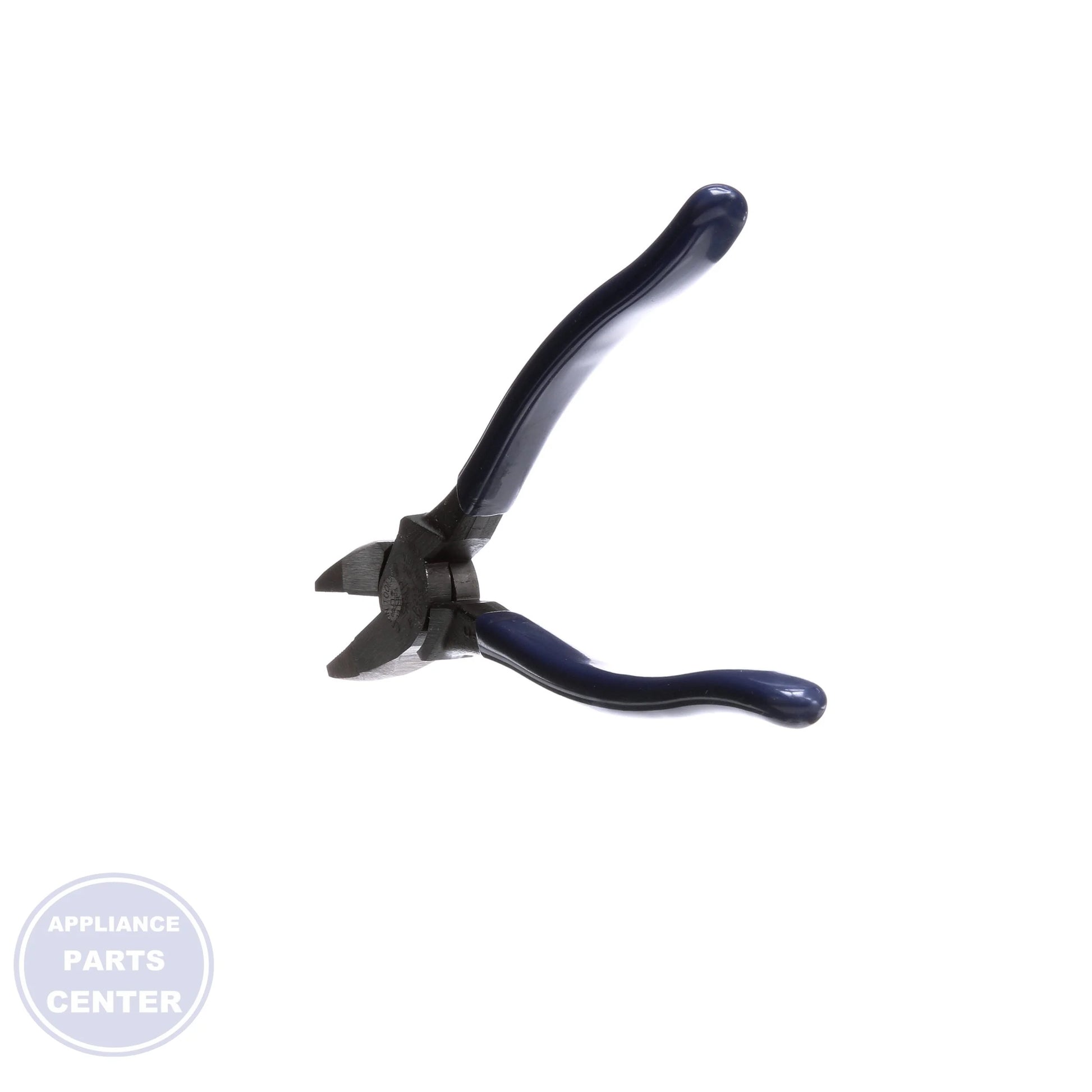 High-Leverage Side-Cutting Lineman's Pliers D213-9NE - Detailed view of hot-riveted joint