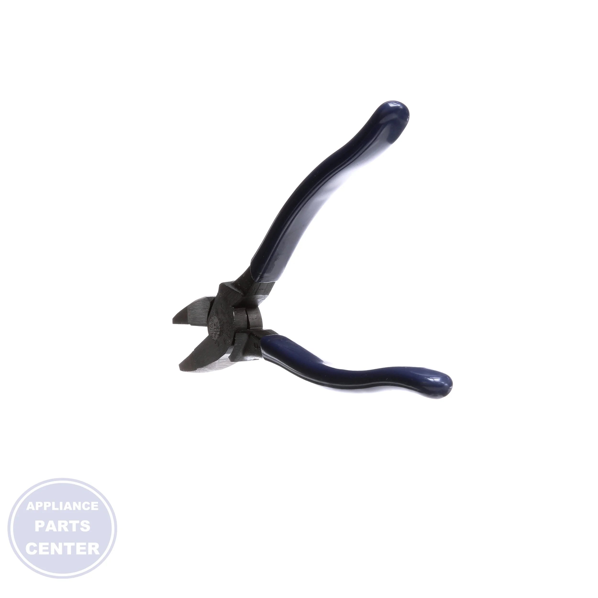 High-Leverage Side-Cutting Lineman's Pliers D213-9NE - Detailed view of hot-riveted joint