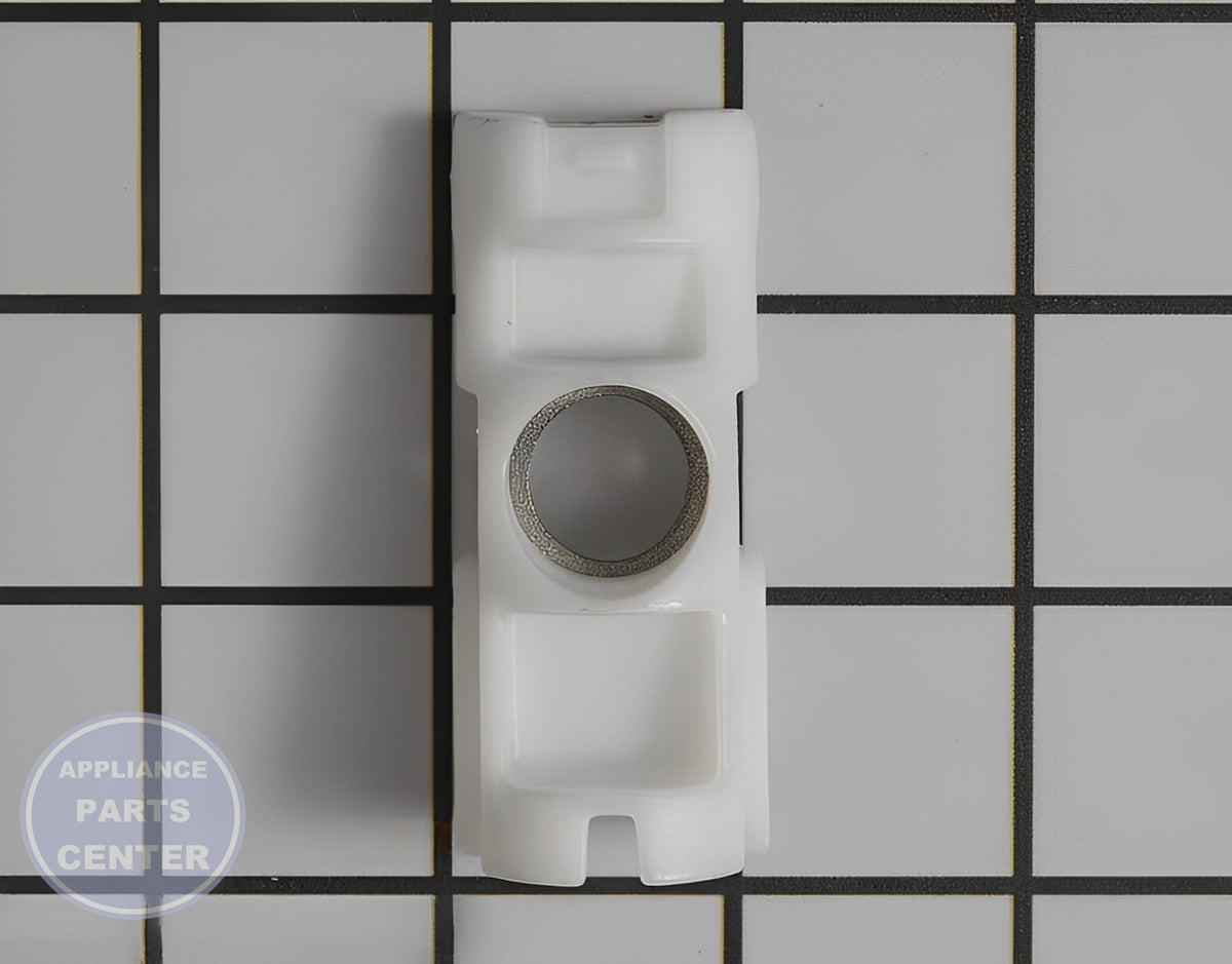 SAMSUNG REFRIGERATOR FREEZER DOOR HANDLE SUPPORT SPRING DA61-08247A - Main view showing sturdy support for SMG Refrigerator models