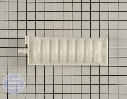 SAMSUNG REFRIGERATOR ICE CUBE TRAY ASSEMBLY DA63-02284B - Detailed view of uniform ice cubes production