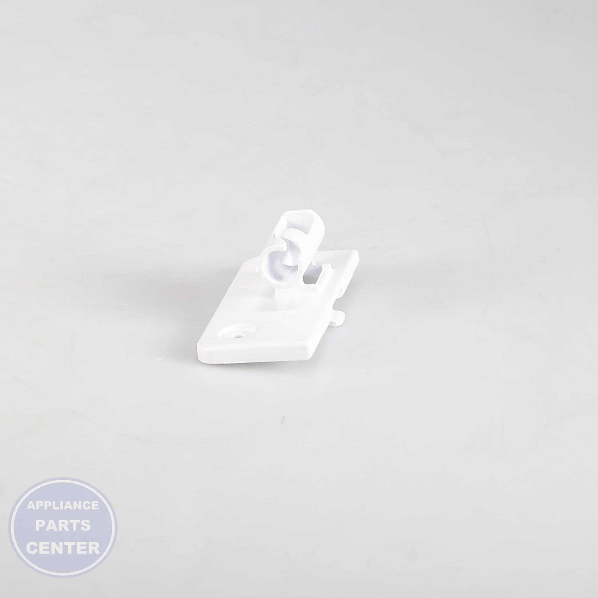 SAM COVER-HEATER FRENCH;AW-PJT,PC,COOL WHITE DA63-03454B - Installation in specific model showing key mounting points