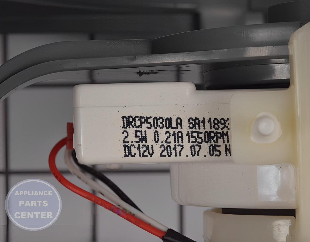 Condenser Fan Motor DA97-03145N - Side view with 4.5-inch diameter and 2.5-inch height specs