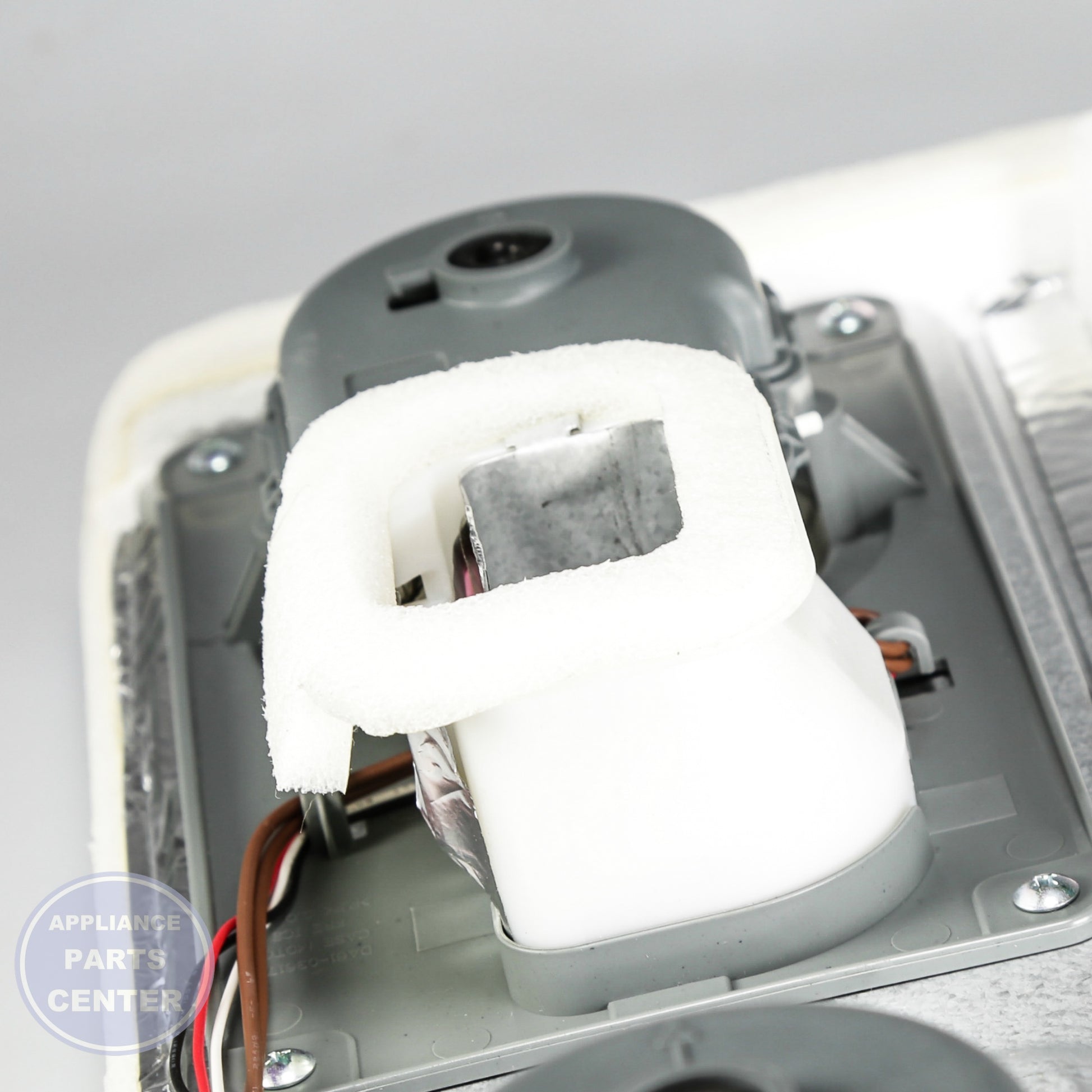 SAM ASSY COVER-EVAP FRE ICE;AW2 GE,NTR DA97-07818A - Installation in GE model showcasing key mounting points
