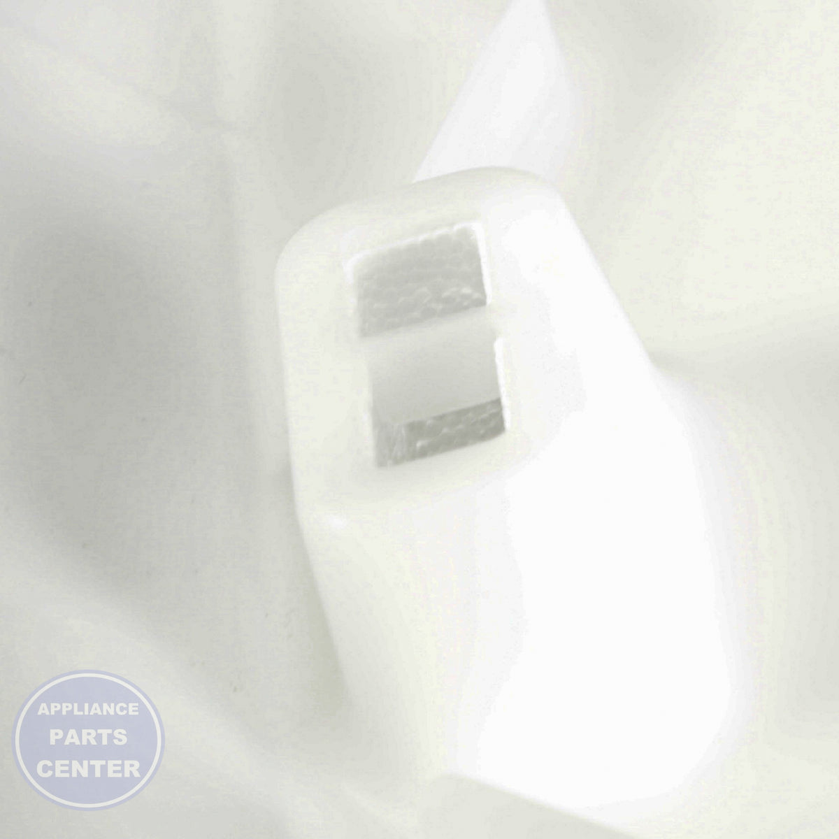 SAM ASSY COVER-EVAP FRE ICE;AW2 GE,NTR DA97-07818A - Installation in GE model showcasing key mounting points