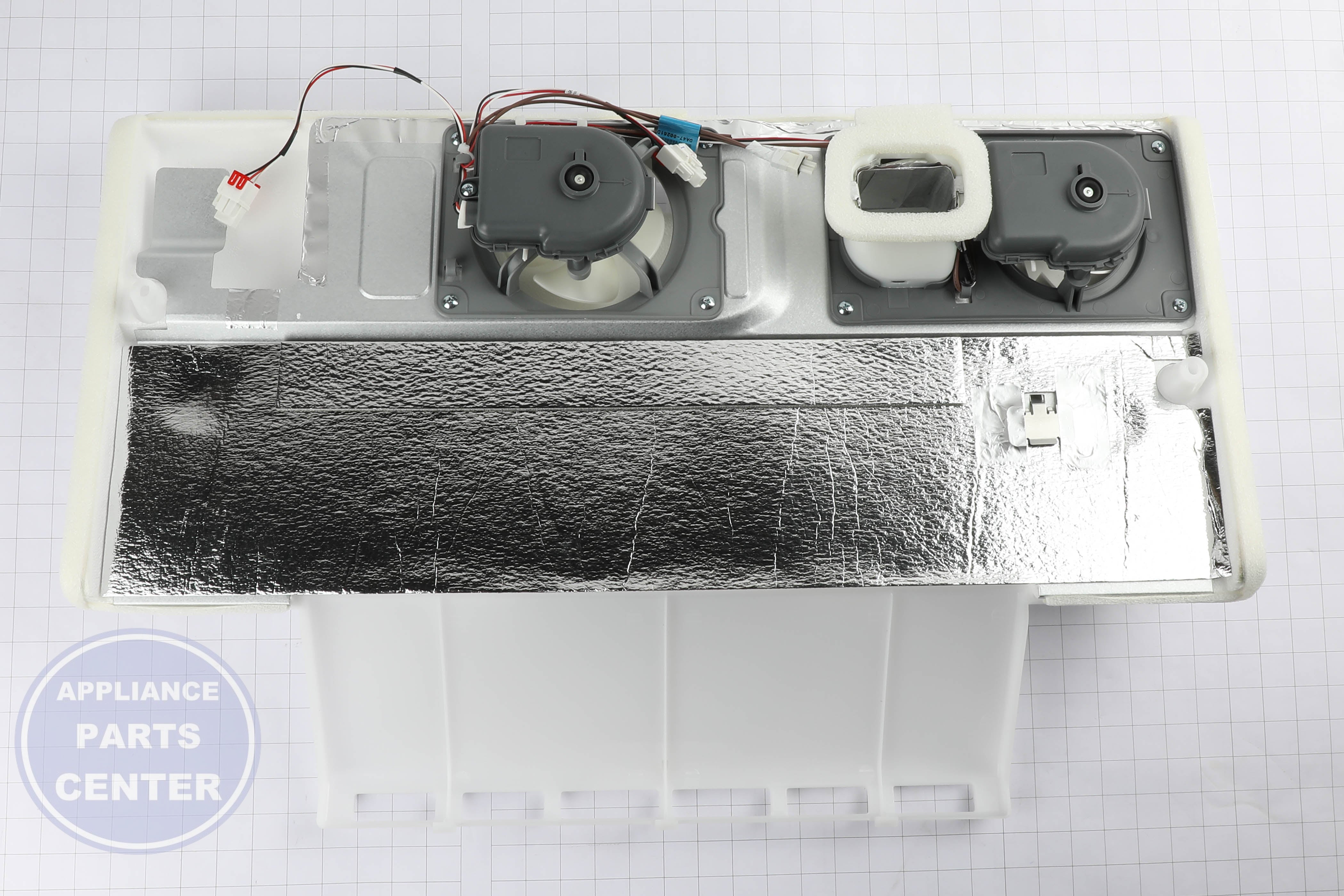 Samsung ASSY COVER-EVAP FRE ICE;AW2-CD DA97-07818C - Installation in specific model showing mounting points