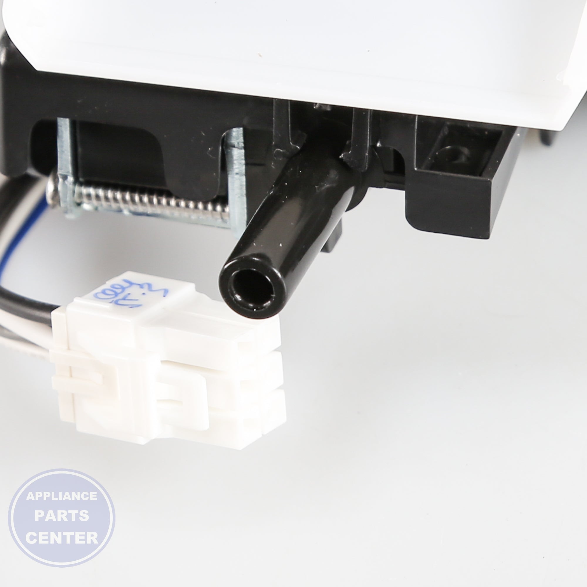 ASSY CASE ICE ROUTE;AW4-4D,-,DC VALVE DA97-13829A - Detailed view of water flow details