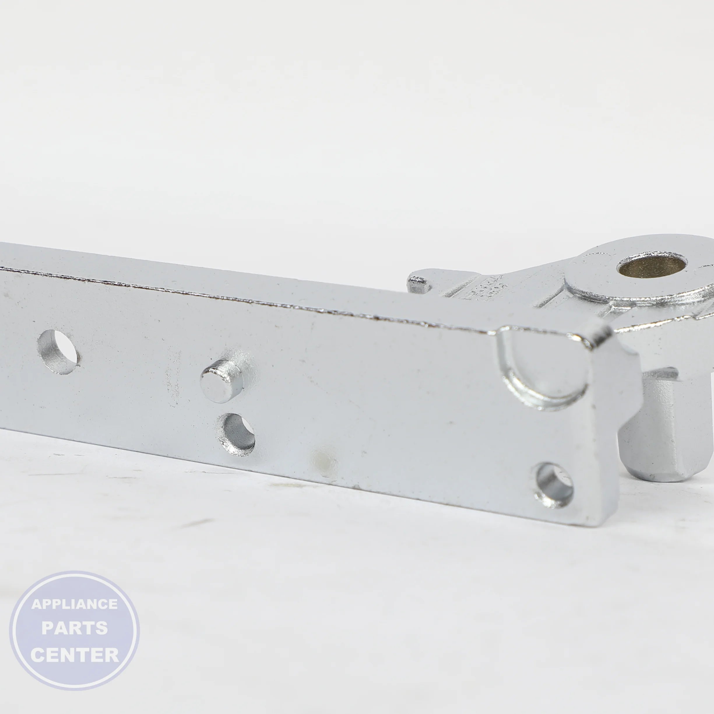ASSY HINGE-MIDDLE RIGHT;FDSR,ZNDC, 131.5 - Detailed view of precise design and craftmanship