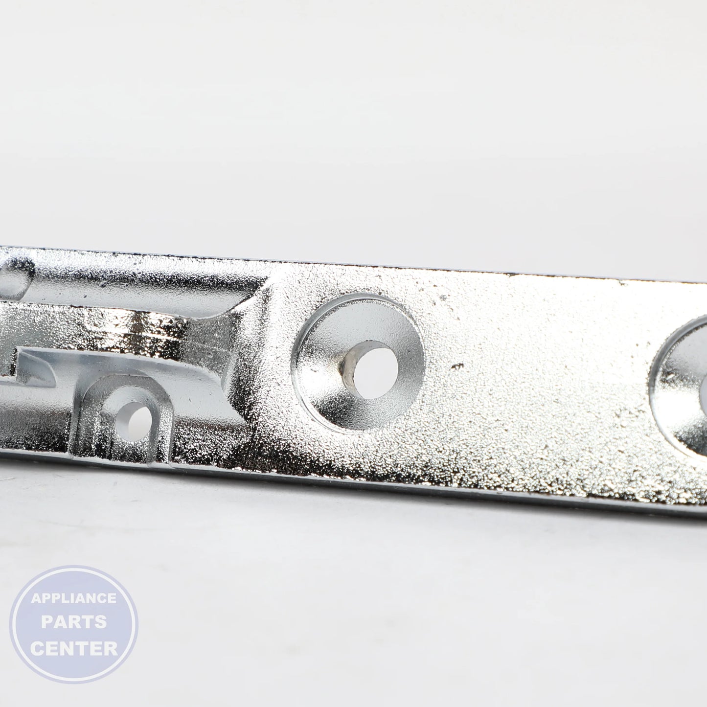 SAM ASSY HINGE-MIDDLE RIGHT;FDSR,ZNDC, 131.5 - Installation in SAM model, showing precise mounting points