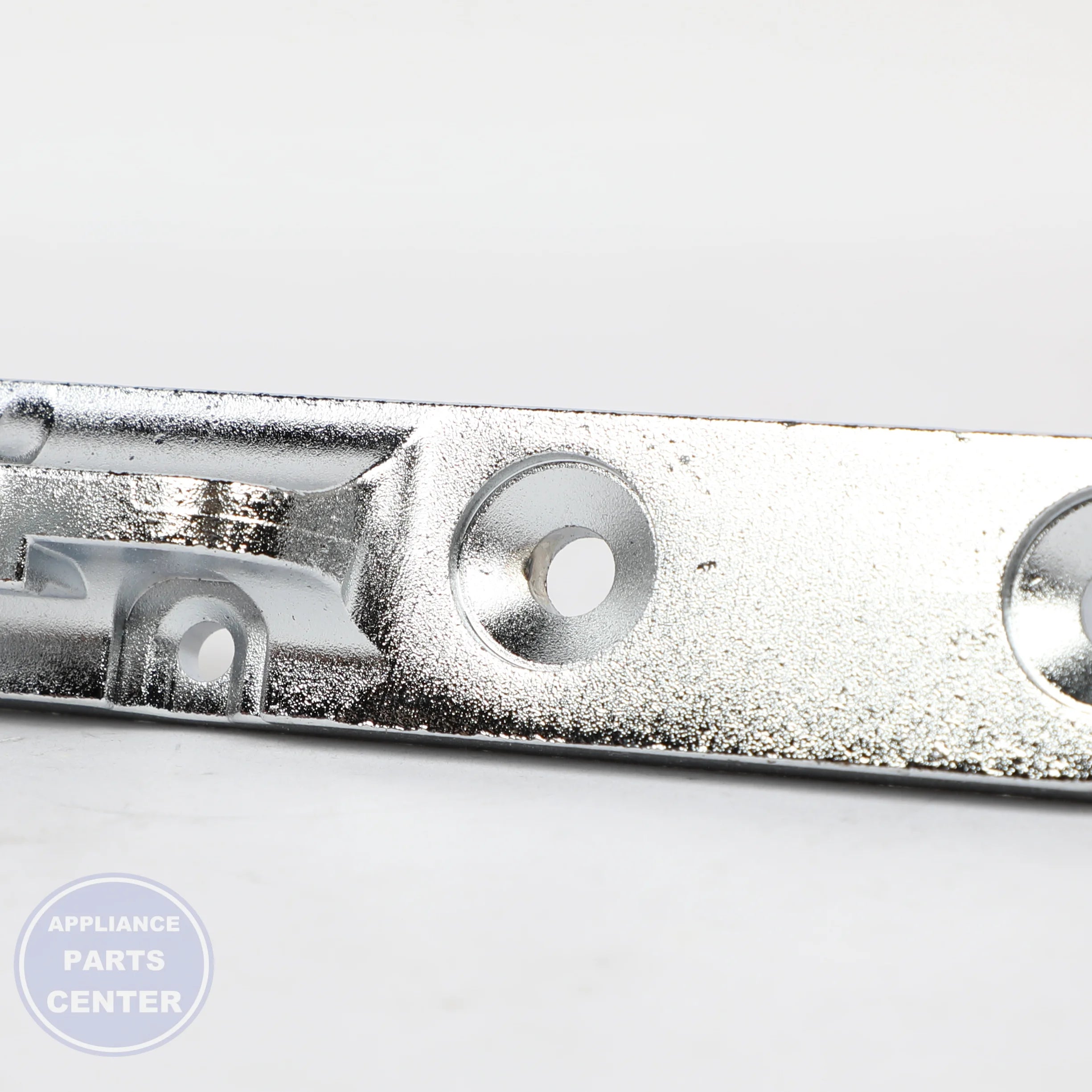 SAM ASSY HINGE-MIDDLE RIGHT;FDSR,ZNDC, 131.5 - Installation in SAM model, showing precise mounting points