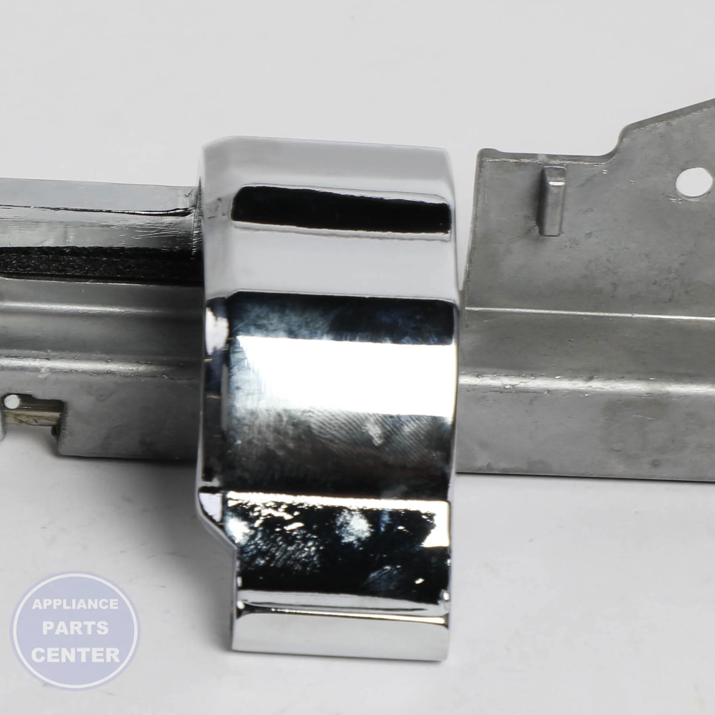 ASSY HINGE;WF9100HA,WF56H9100AG/A2 - Detailed view of durable construction