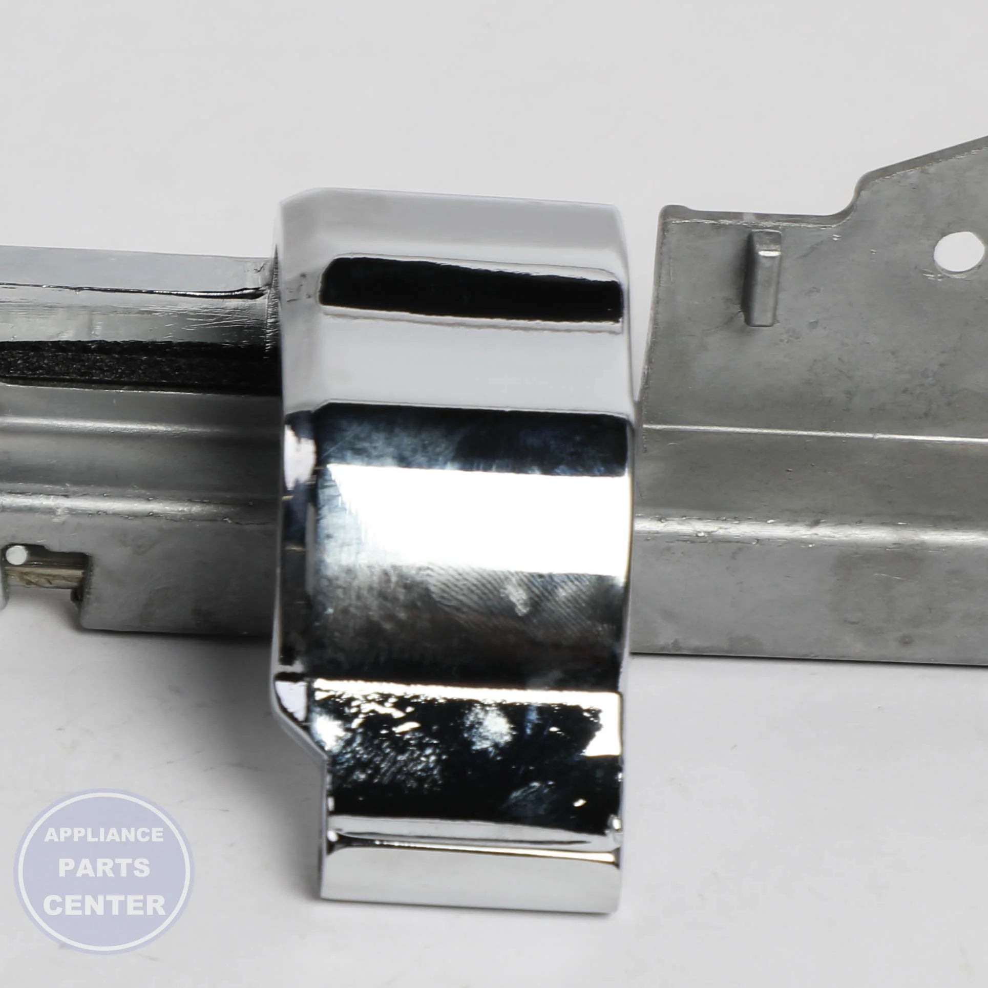 ASSY HINGE;WF9100HA,WF56H9100AG/A2 - Detailed view of durable construction