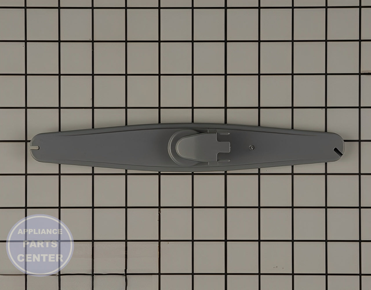 Upper Wash Arm Spinner DD82-01119A - Detailed view of sturdy wash arm support