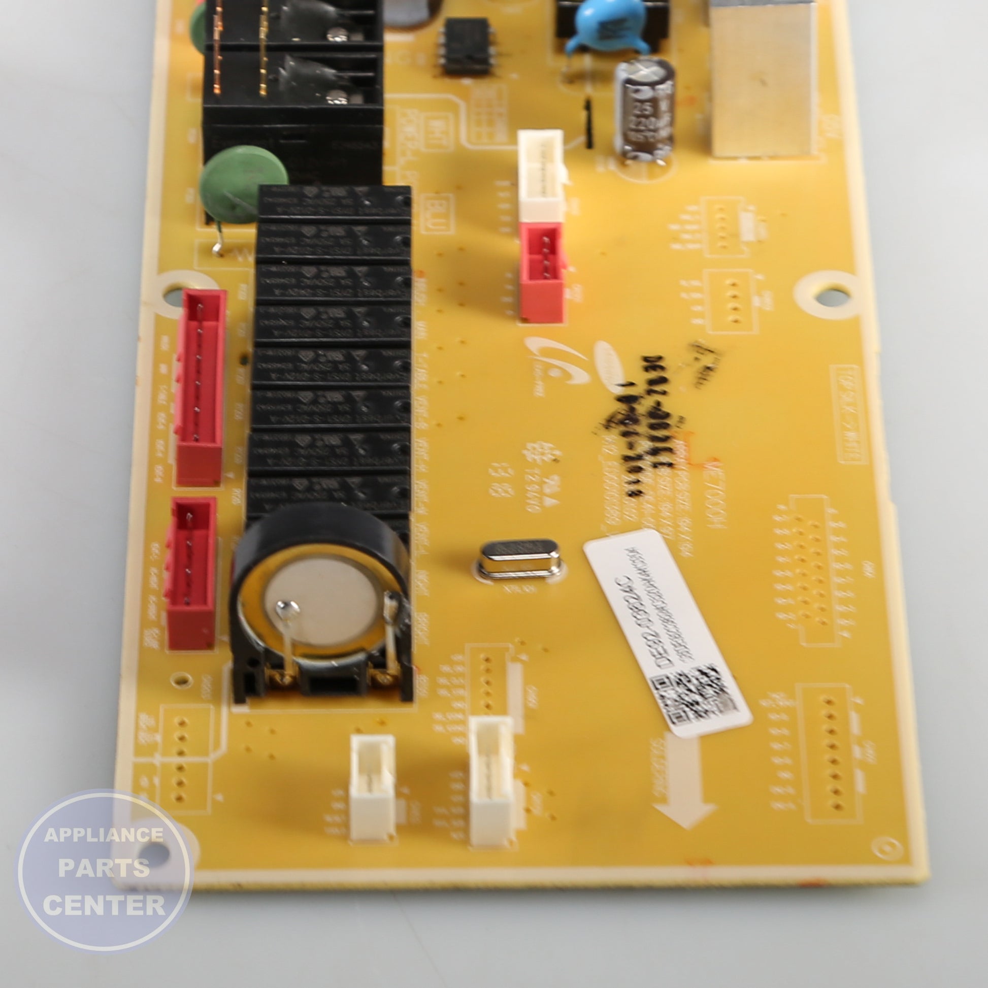 Samsung ASSY PCB MAIN;ME20H705MSS/AA,ME7000HA_2. - Installation in ME20H705MSS/AA showing mounting points