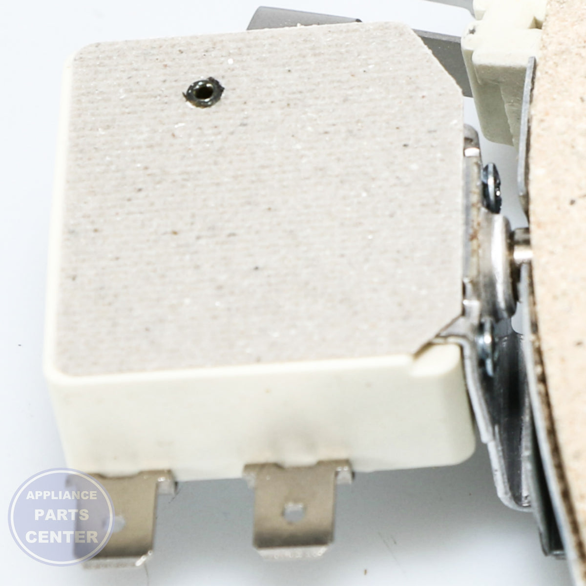 HEATER RADIANT-TRIPLE;FTQ387LWUX, FE-R70 - Detailed view of high-quality construction