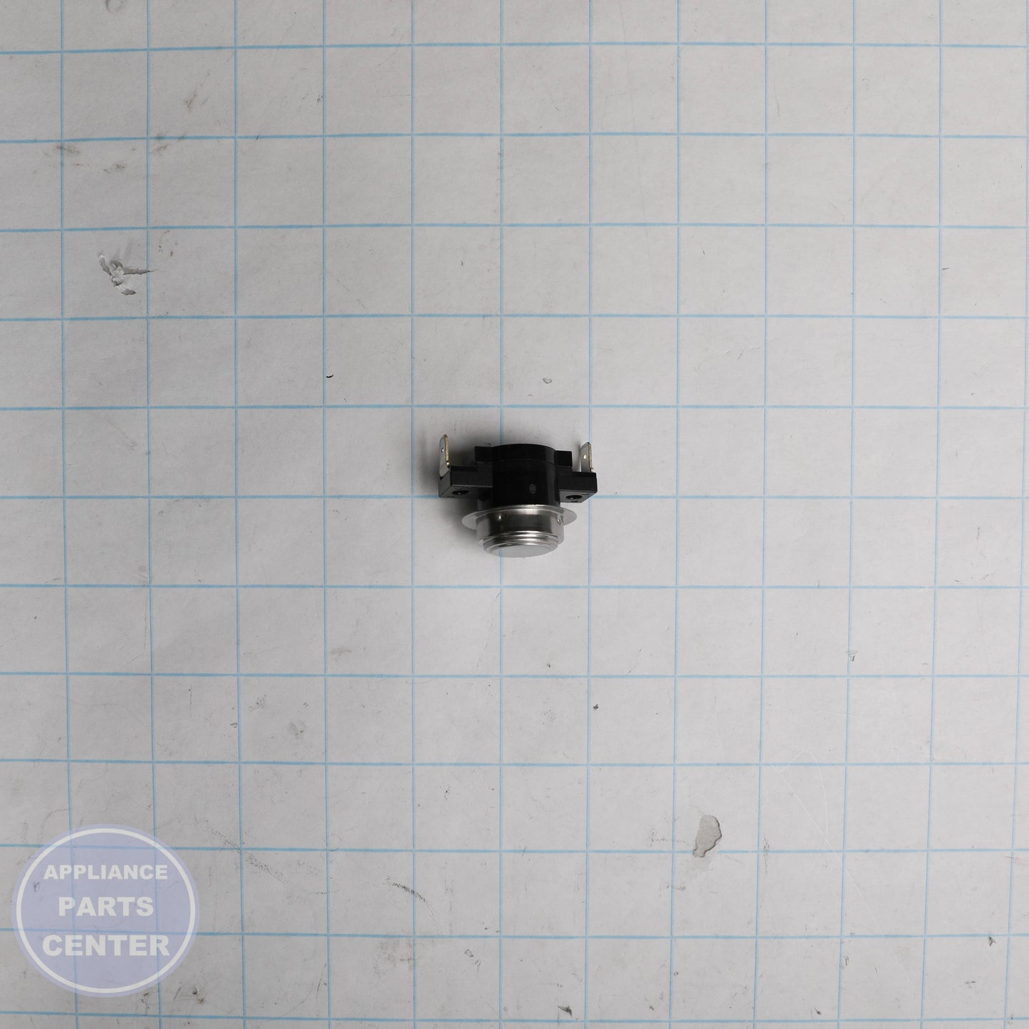 LG THERMOSTAT EBG63935701 - Installation in specific LG model showing mounting points