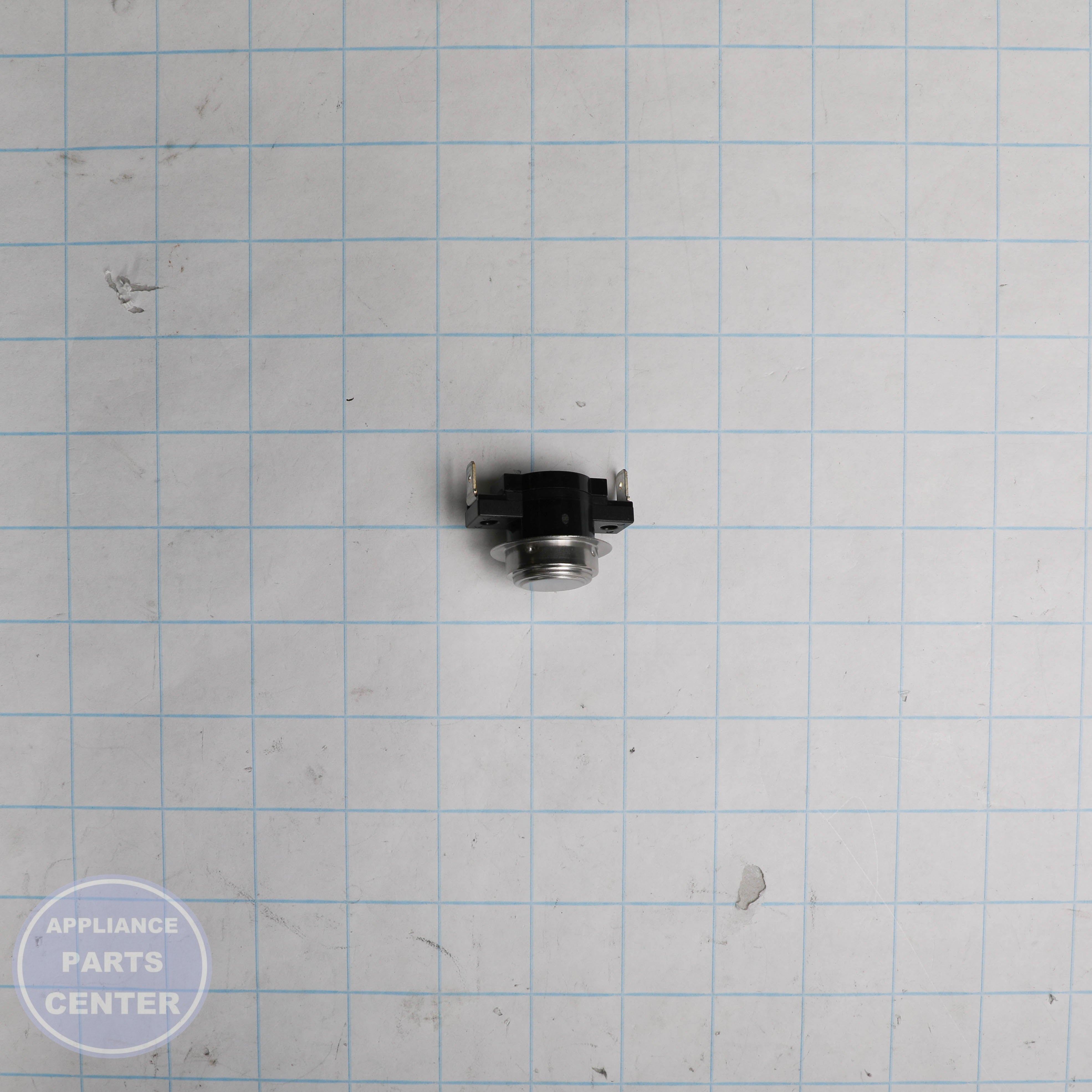 LG THERMOSTAT EBG63935701 - Installation in specific LG model showing mounting points
