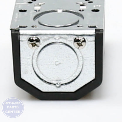 SURFACE MOUNT 30A 125/25 TJMA-7671 - Detailed view of power rating and voltage specifications
