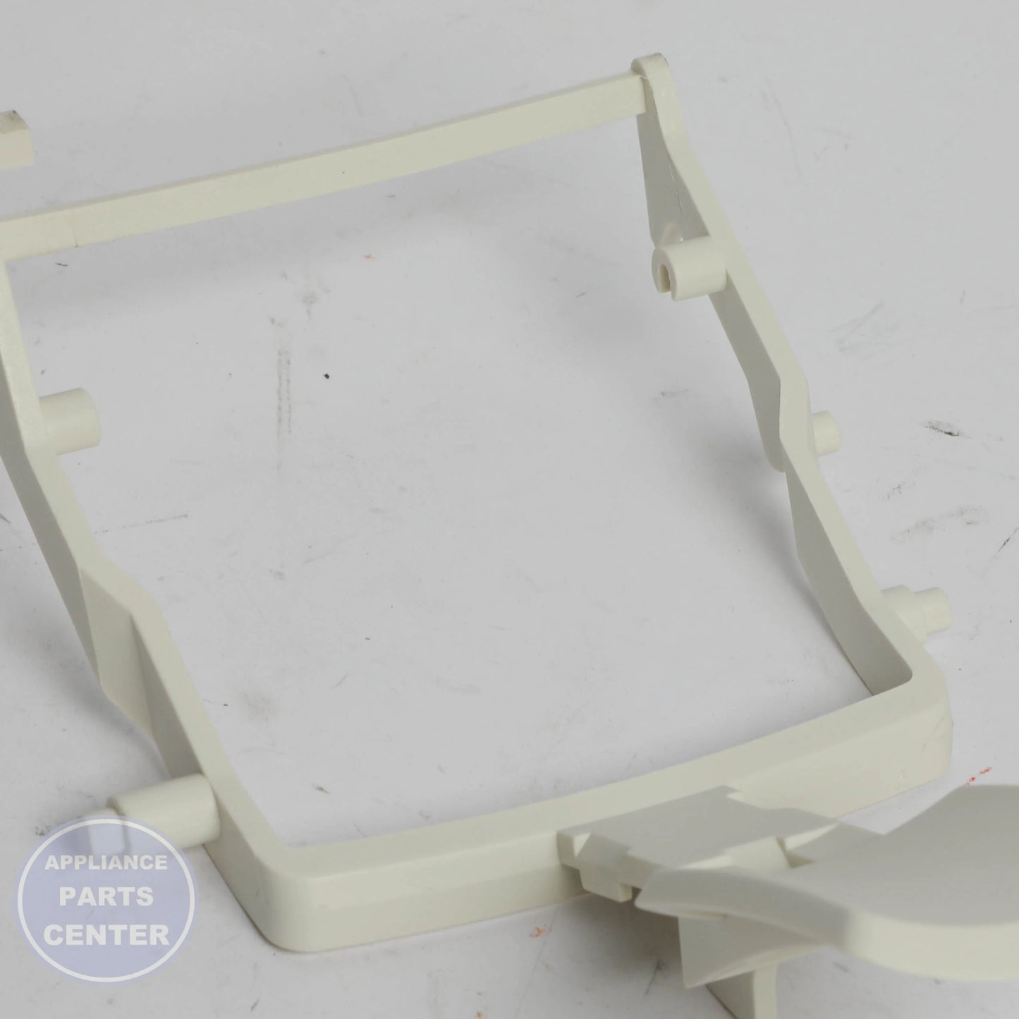 [Brand] LEVER-ICE,T W10152855 - Installation in specific model showing key mounting points