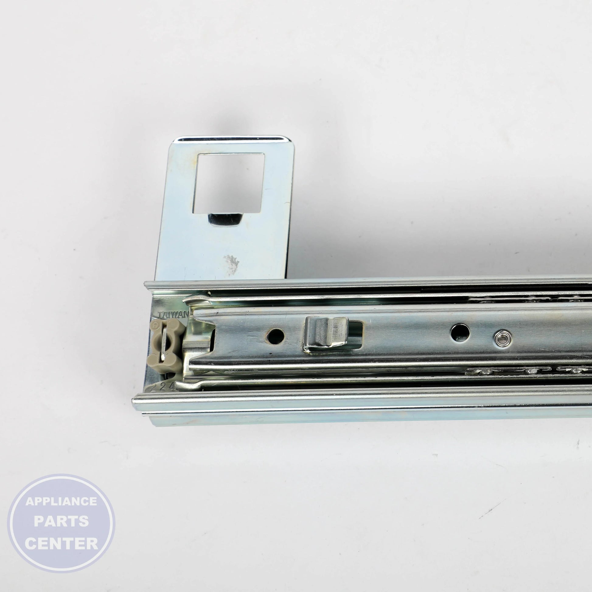 Whirlpool UPPER FZ GLIDE/BRKT ASSY W10235358 - Installation in specified model showcasing key mounting points