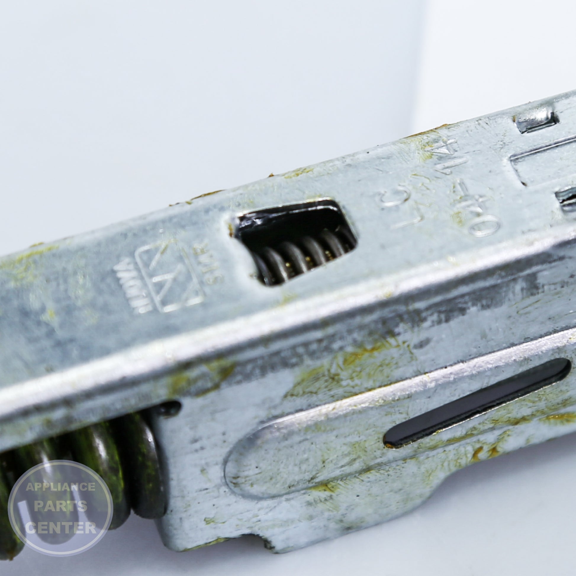 WPL HINGE-DOOR W10347466 - Installation in specific model showing key mounting points