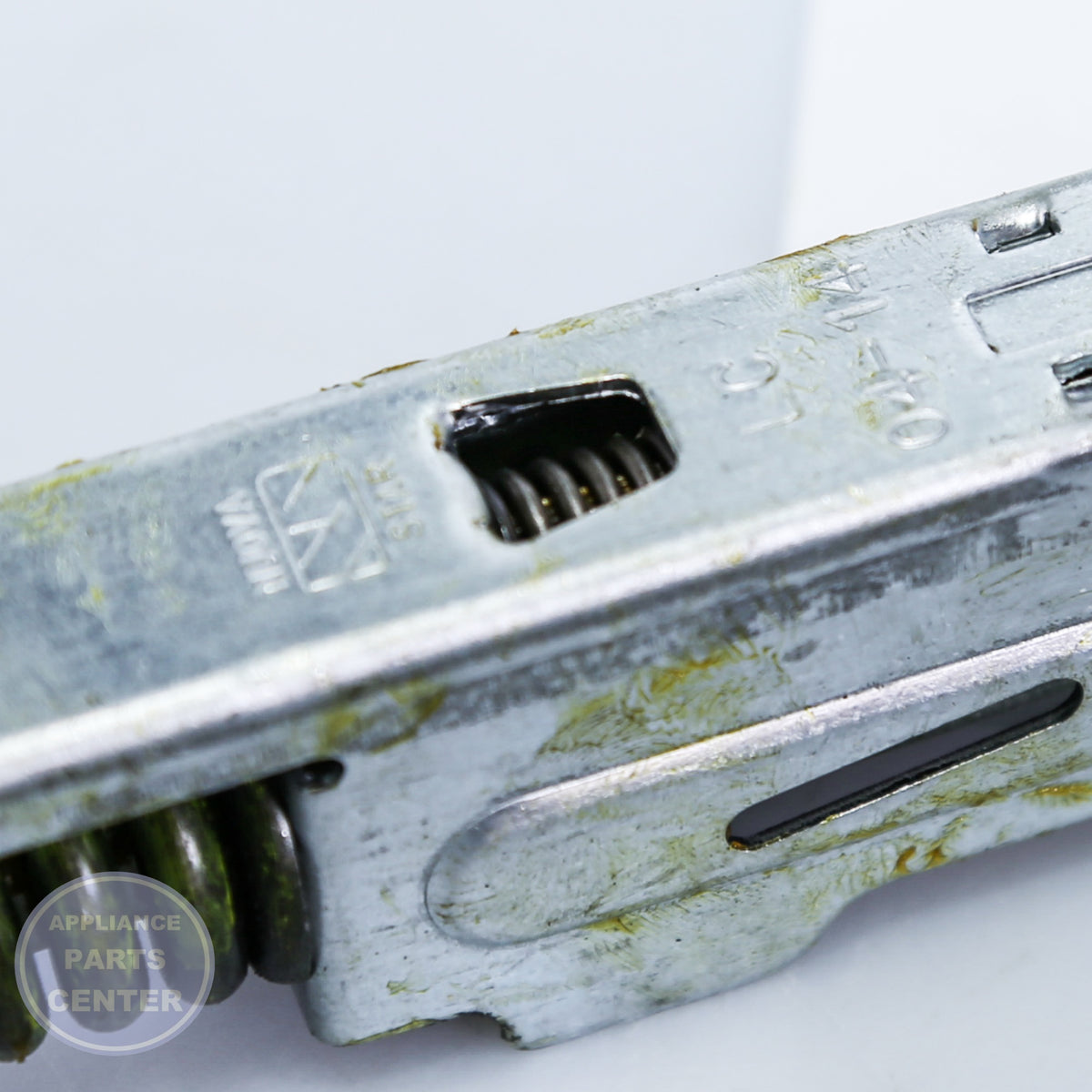 WPL HINGE-DOOR W10347466 - Installation in specific model showing key mounting points