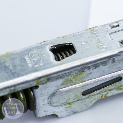 WPL HINGE-DOOR W10347466 - Installation in specific model showing key mounting points
