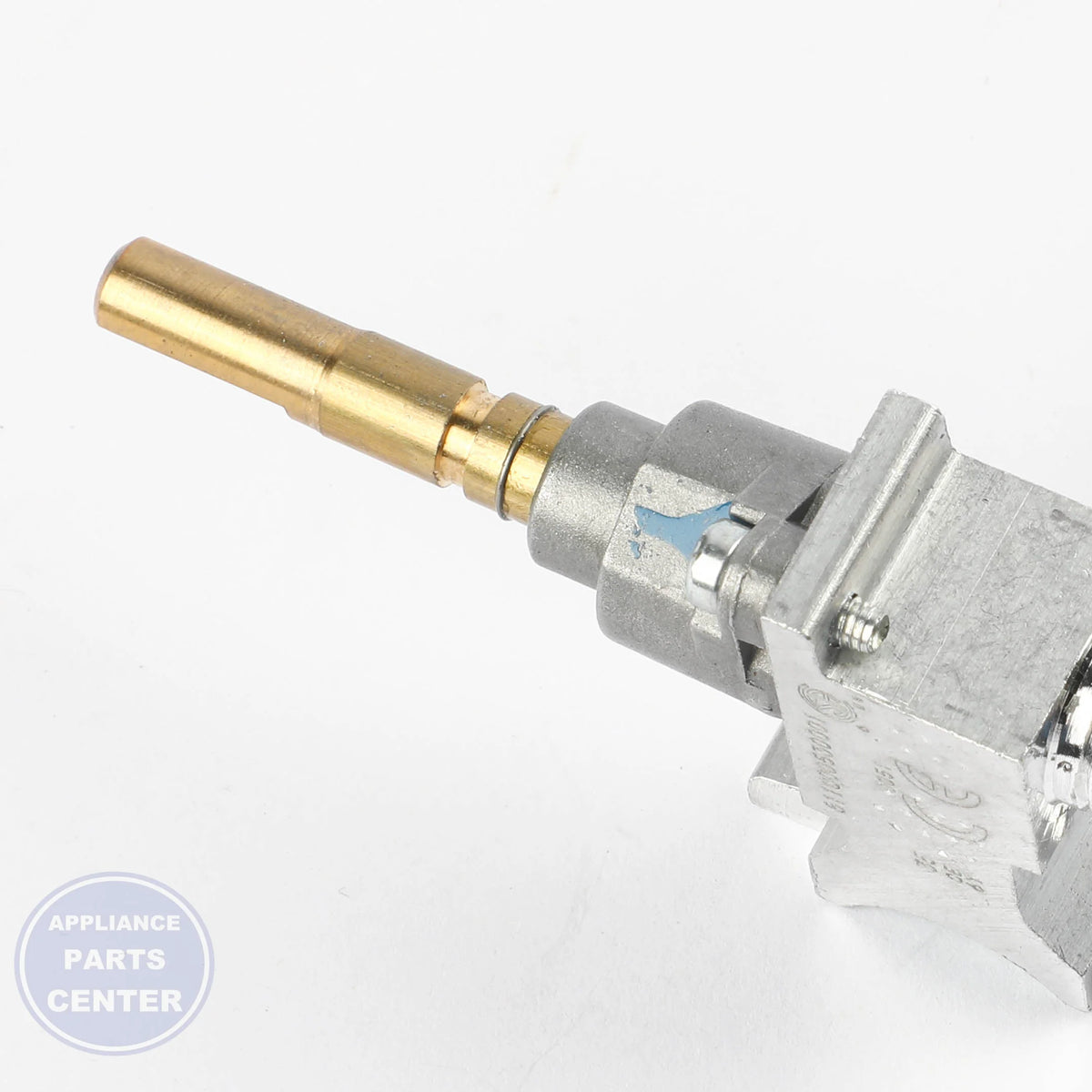 WPL VALVE-GAS W10597157 - Installation in specific model showcasing key mounting points
