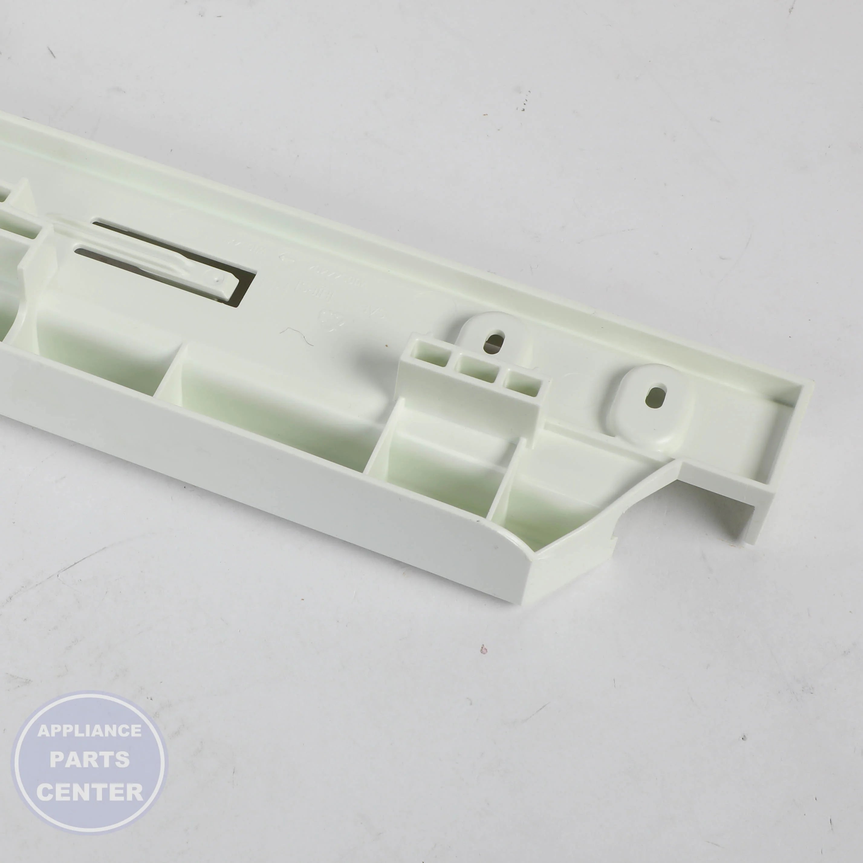 WPL BRACKET W10857648 - Installation in WPL Refrigerator showing secure mounting points