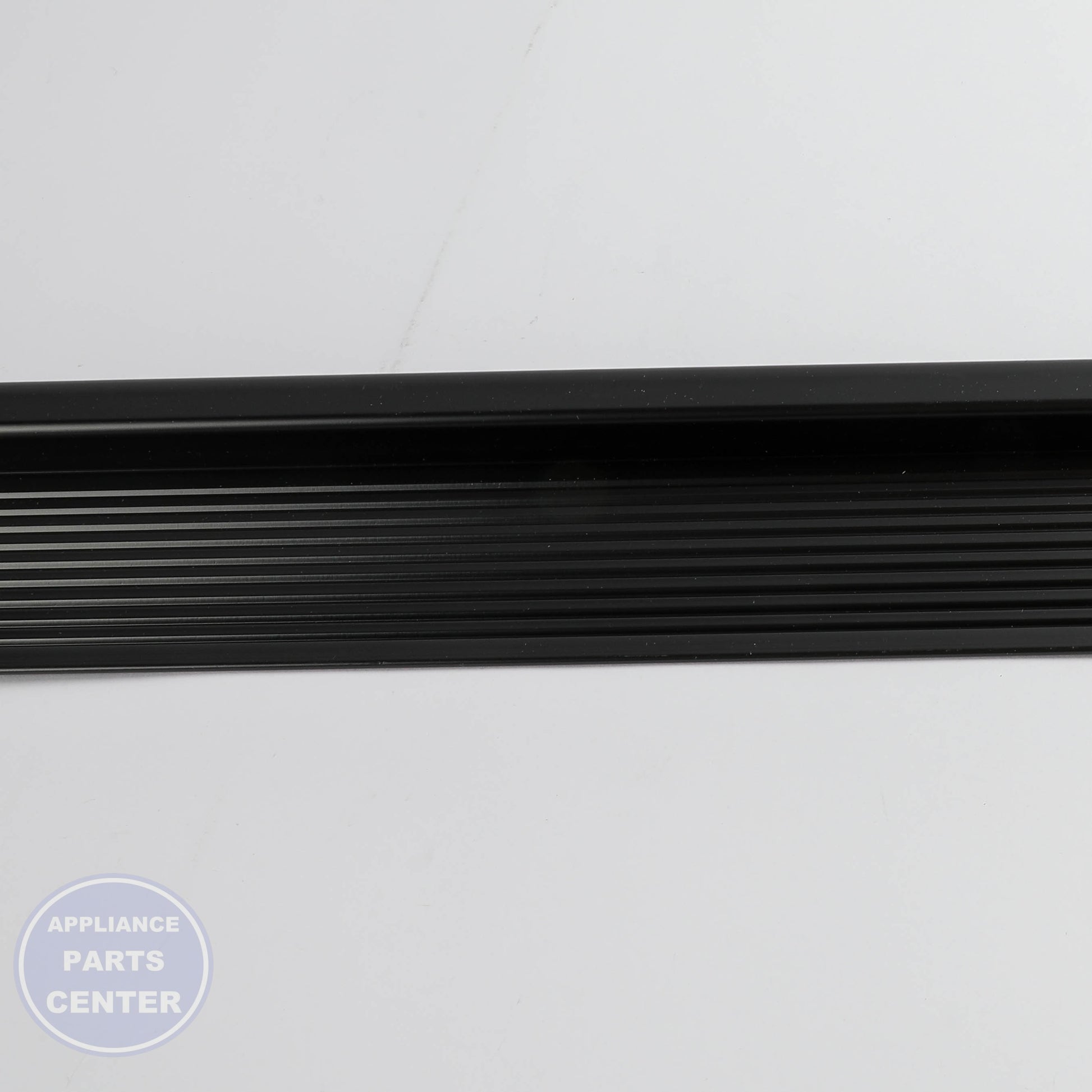 WPL GRILLE-FRT W10859915 - Installation in W10188551 showing key mounting points