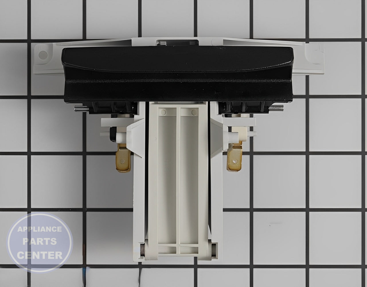 WHIRLPOOL DOOR LATCH W10862259 - Main view showing secure closure for WPL dishwasher models