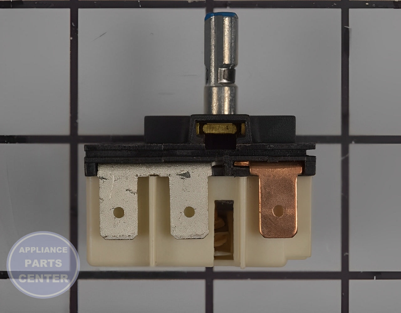 Maytag Surface Element Switch W11122006 - Installation in Norge model showing key mounting points