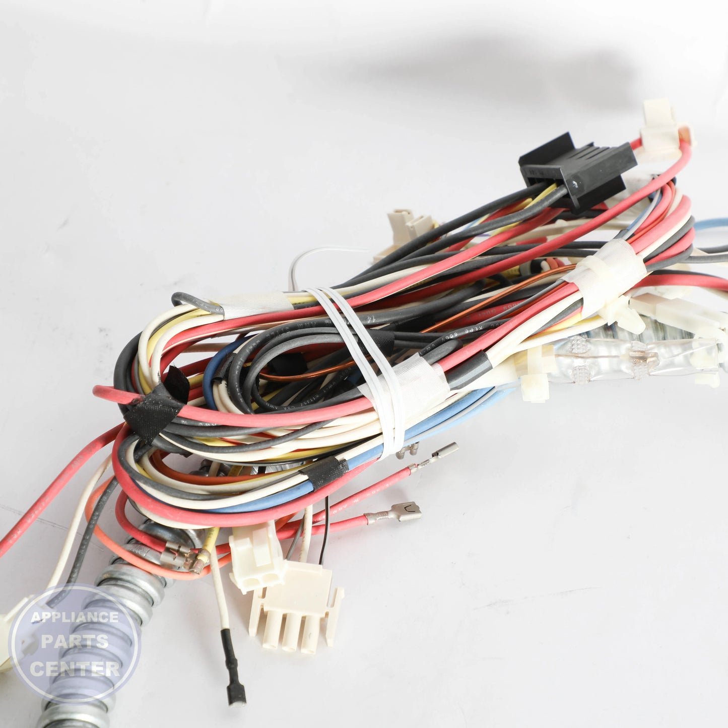 HARNS-WIRE W11132993 - Detailed view of secure wire connections