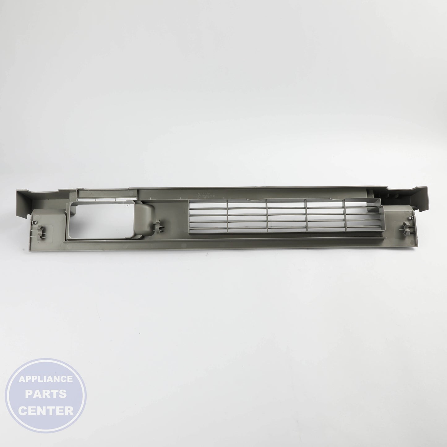 WPL GRILLE W11282548 - Installation in W10905888 model showing mounting points