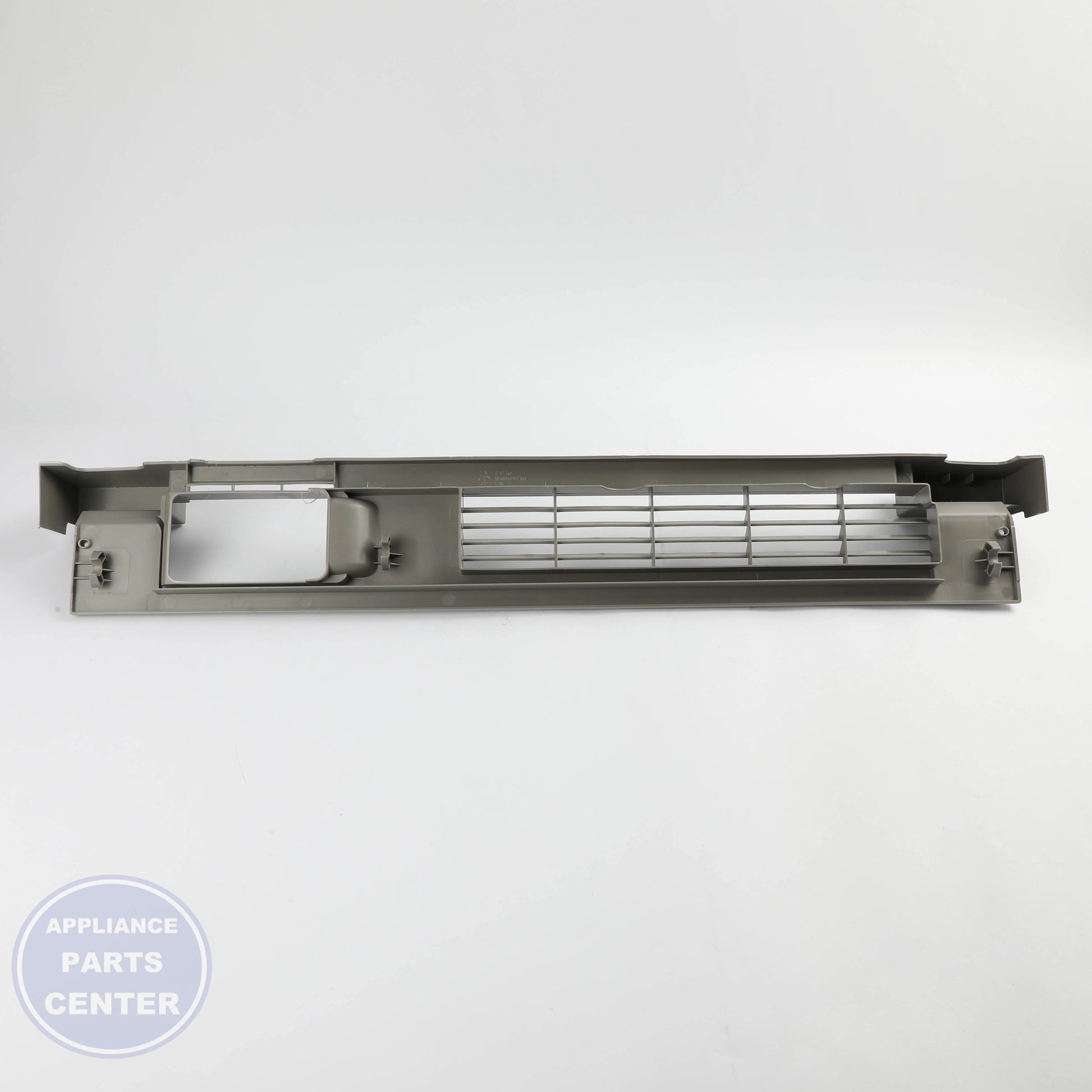 WPL GRILLE W11282548 - Installation in W10905888 model showing mounting points