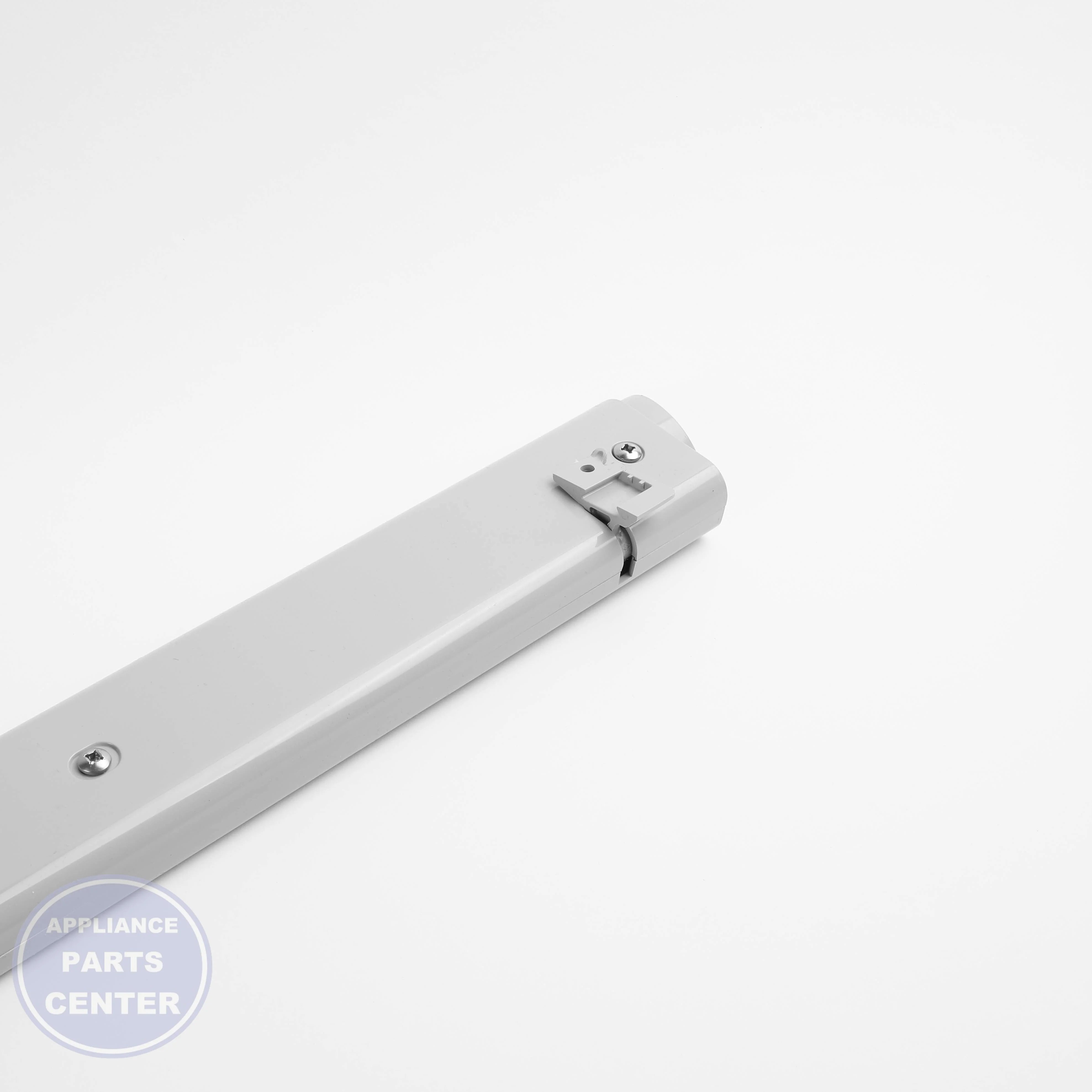RAIL-MULLN W11590864 - Detailed view of the durable rail system