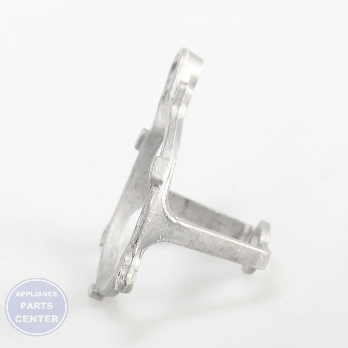 GEH COOKTOP BURNER BRACKET - EXTRA LARGE WB02K10363 - Installation in GEH model displaying key mounting points
