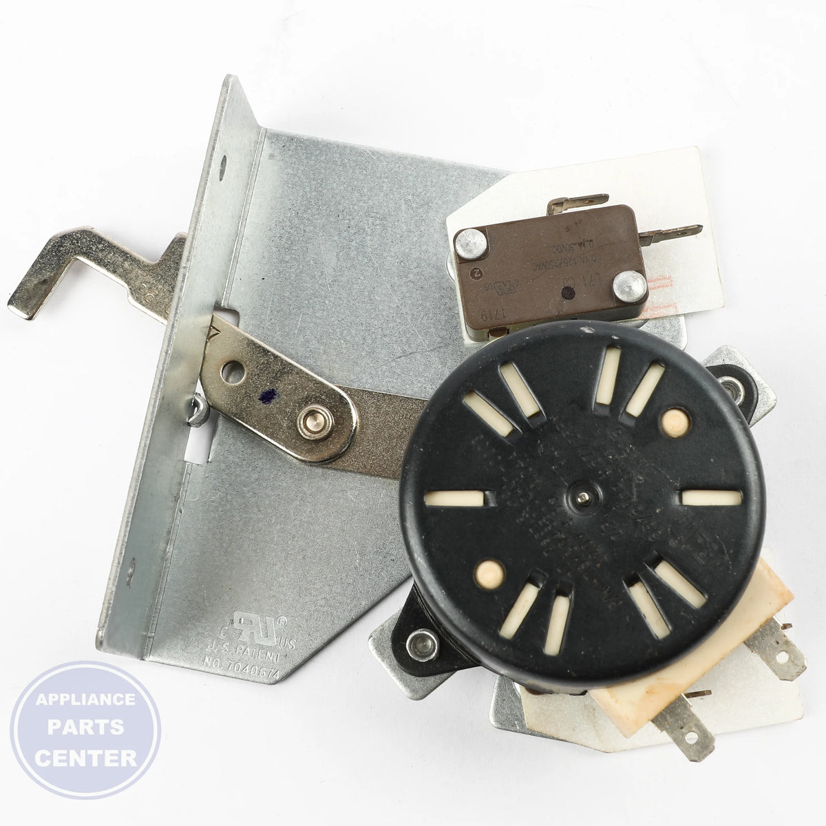 GEH LATCH AUTOMATIC WB10X20842 - Installation in XYZ Series showing key mounting points