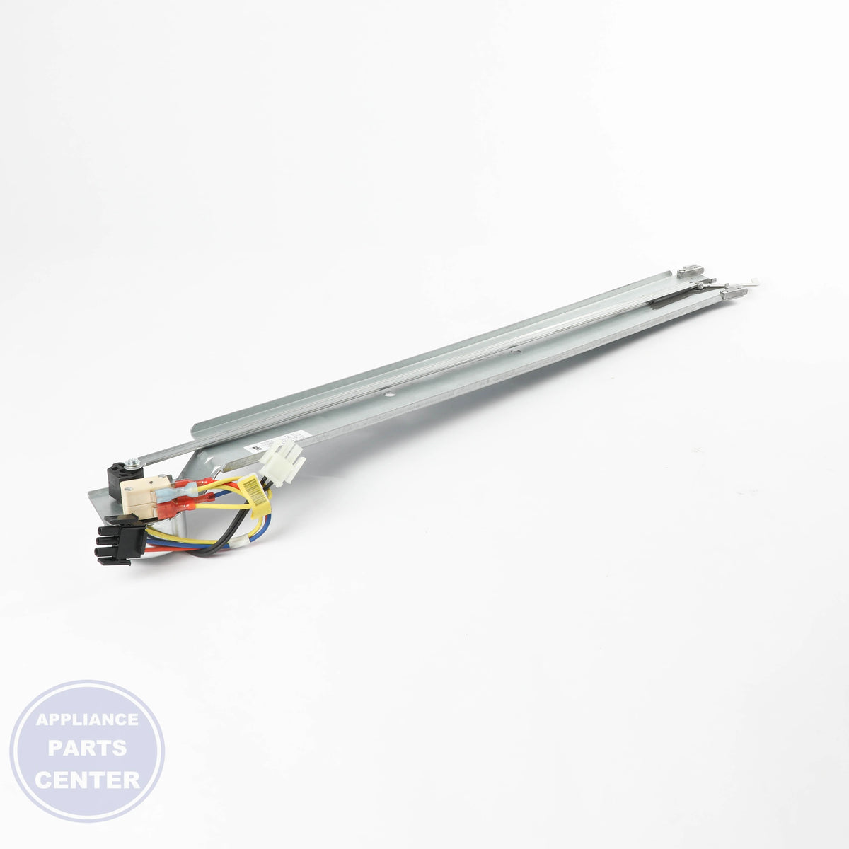 GEH LATCH AND HARNESS ASM WB14T10067 - Installation in GEH model showing key mounting points
