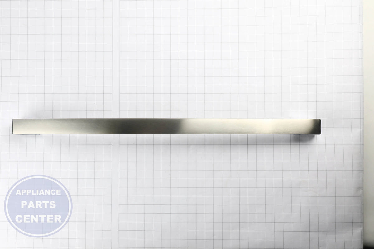 GEH HANDLE AND ENDCAP ASM (SS) WB15X42631 - Installation in specific model showcasing mounting points