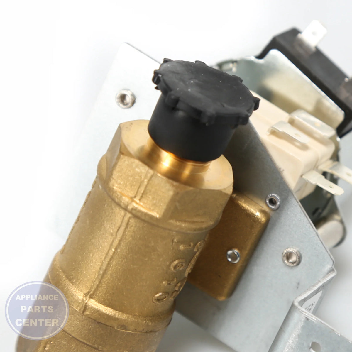GEH RANGE VALVE LOCKOUT WB19K10059 - Installation in GEH model showcasing mounting points.