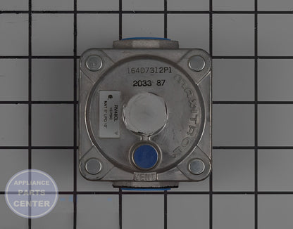 GE Pressure Regulator WB21K10129 - Main view showing gas flow control for GE JGB600SET