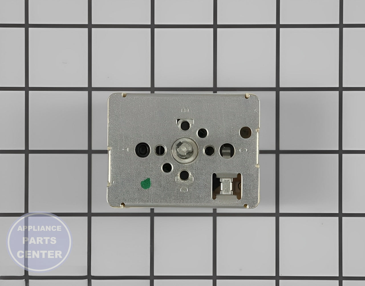 GEH CONTROL ELEMENT 2400W WB23K5031 - Installation in GEH model showing mounting points