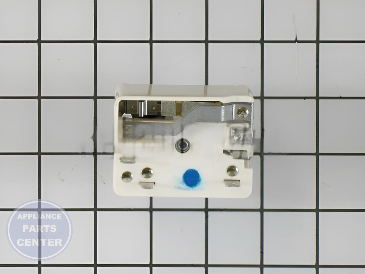 GE OVEN INFINITE SWITCH WB24T10012 - Side view with precise electrical specs