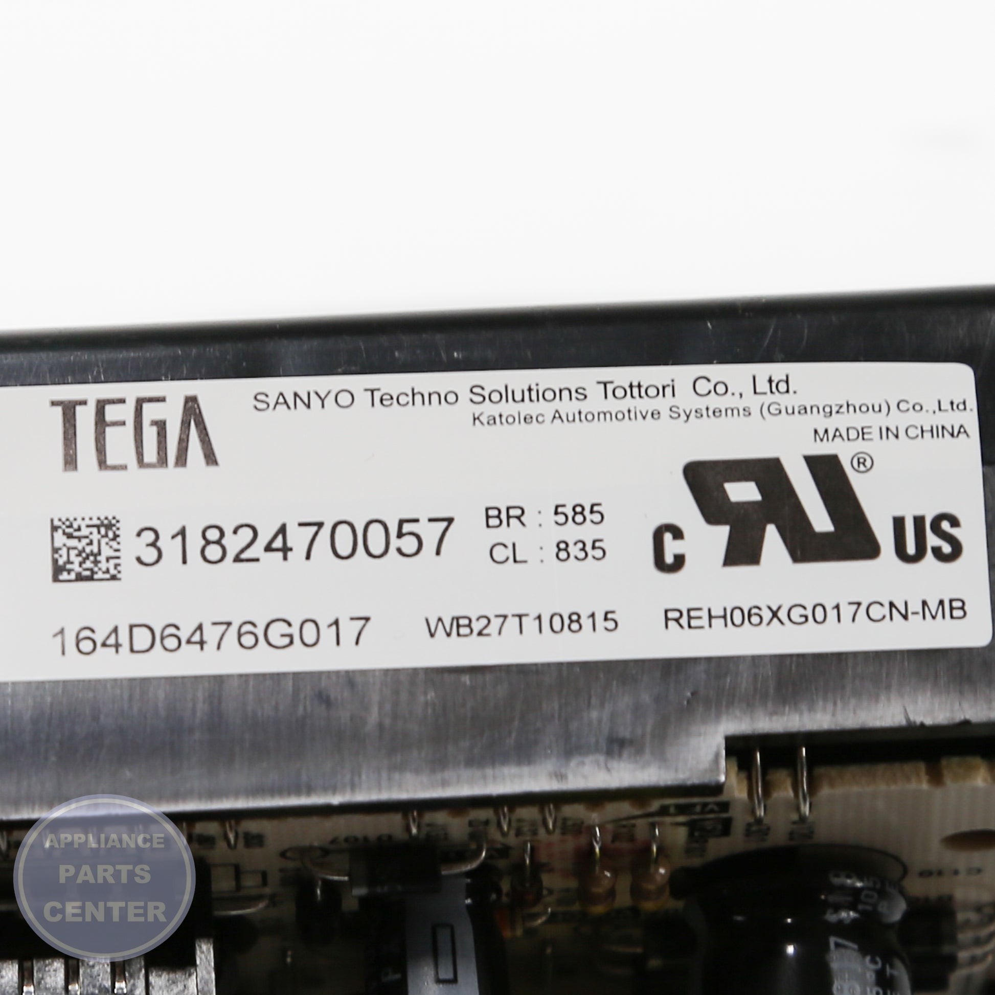 GEH CONTROL OVN ERC WB27T10815 - Installation in specific model showing mounting points