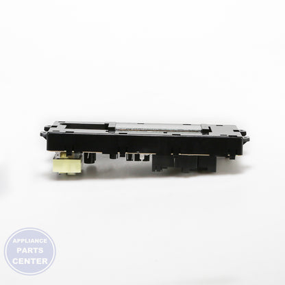 GEH CONTROL OVN ERC WB27T10815 - Installation in specific model showing mounting points