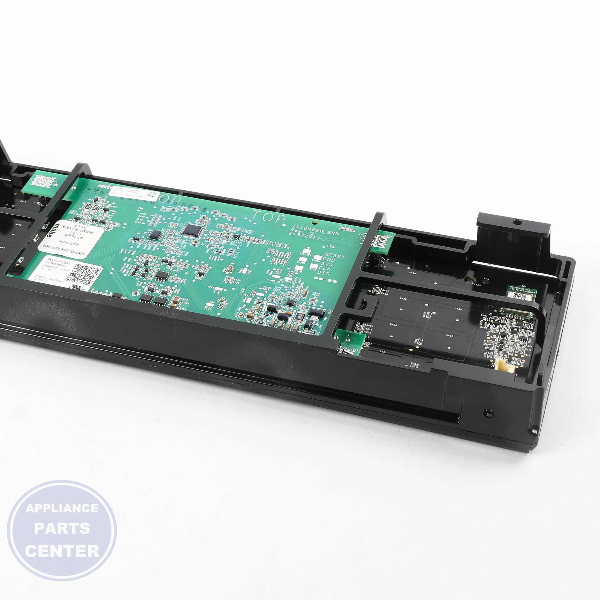 GEH GLASS AND TOUCH BOARD ASM WB27X31746 - Installation in specific model showing mounting points