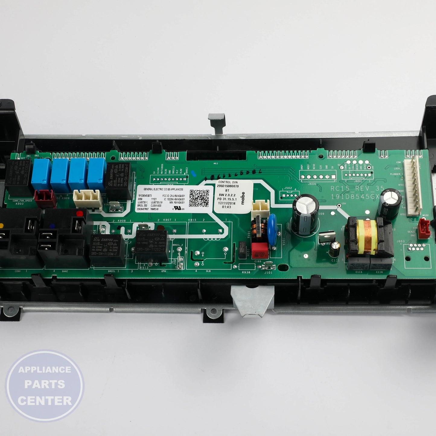 GEH DORIAN GRAY OVERLAY AND CONTROL WHITE LE WB27X32210 - Installation in GEH Range model showcasing key mounting points
