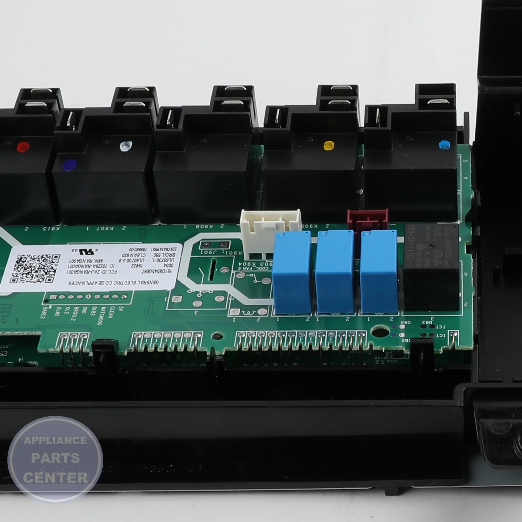GEH OVEN CONTROL AND OVERLAY ASM WB27X33134 - Installation in GEH model showing key mounting points
