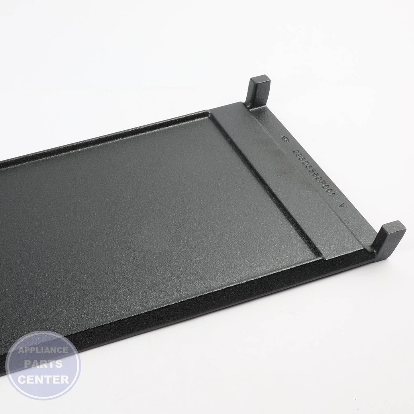 GEH GRIDDLE WB31X49806 - Installation in GEH model showing easy mounting points