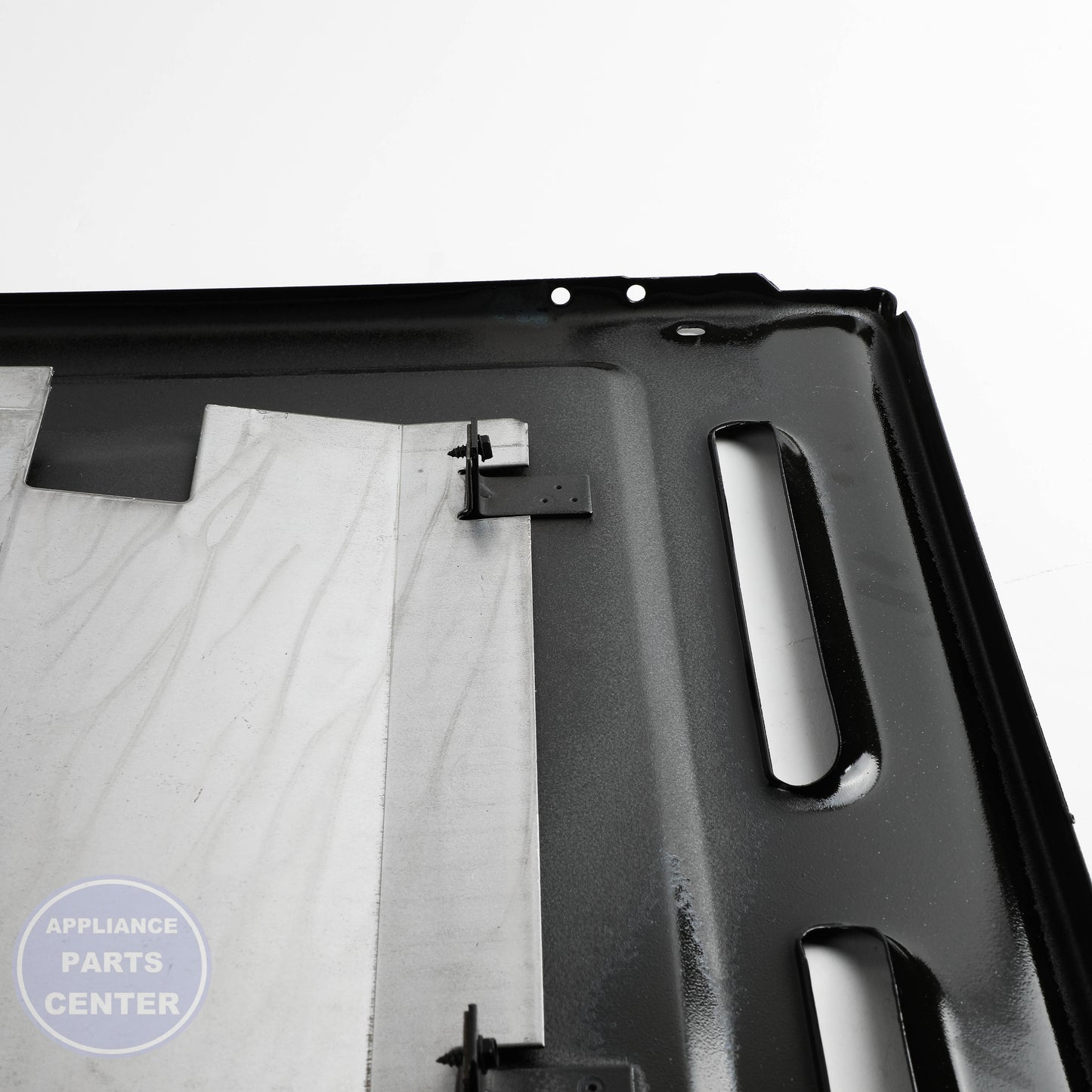GEH BOTTOM OVEN  AND DEFLECTOR ASM WB35X37967 - Installation in GEH models showing key mounting points